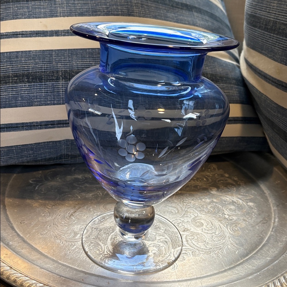 FTD FLORISTS BLUE ETCHED GLASS PEDESTAL VASE 9" TALL